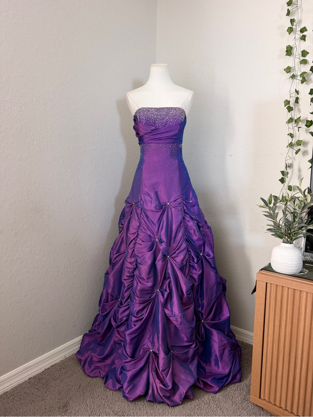✨ Vintage iridescent purple ball gown